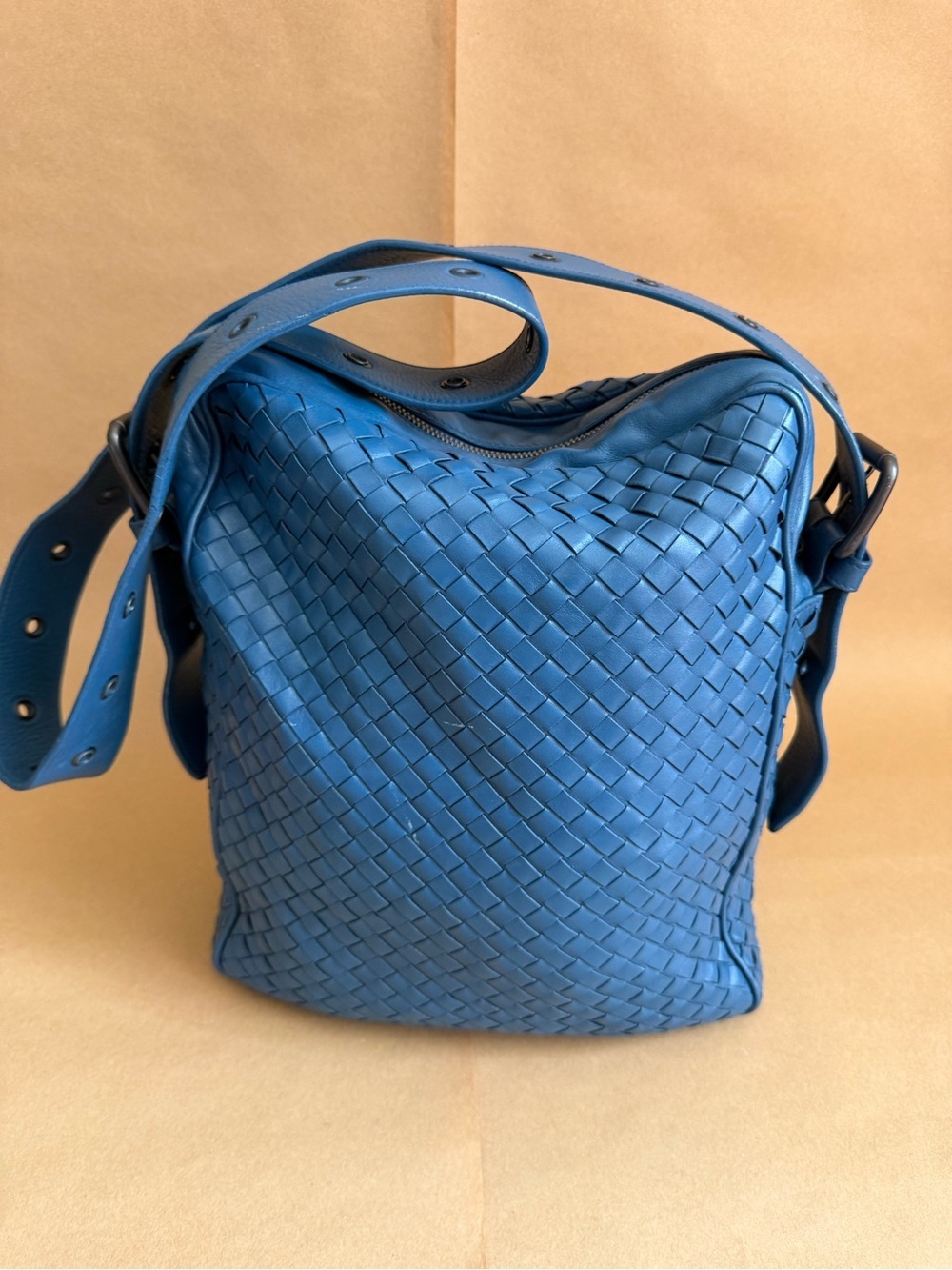 Bottega Veneta Blue Woven Leather Messenger Bag - Picture 3 of 12